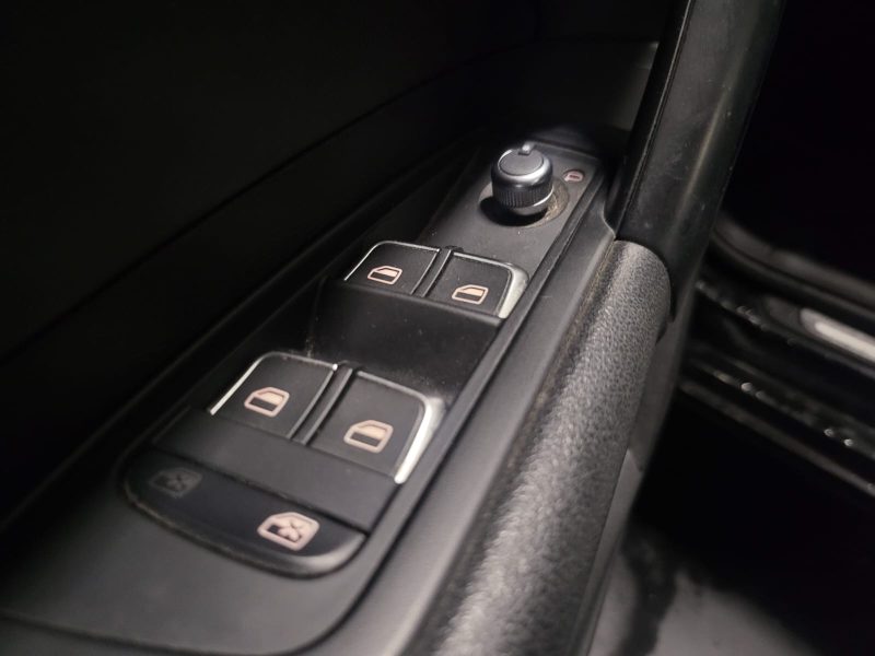 AUDI A1 SPORTBACK ULTRA AMBIENTE 95 CV 1.0 TFSI / REGULATEUR / RADAR DE RECUL / BLUETOOTH