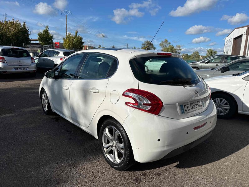 PEUGEOT 208 I 2012