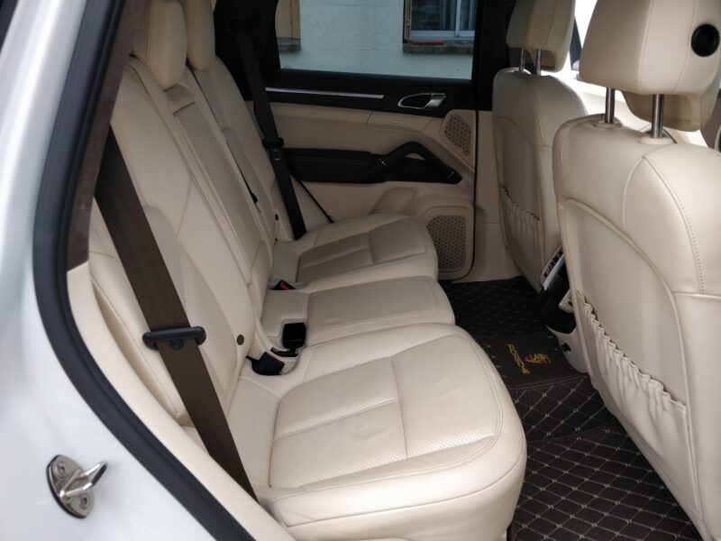 PORSCHE CAYENNE 2012