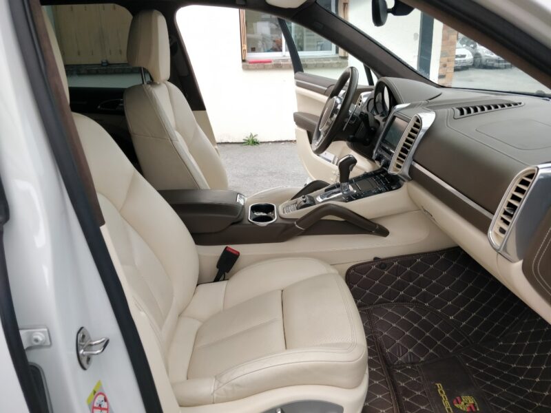 PORSCHE CAYENNE 2012