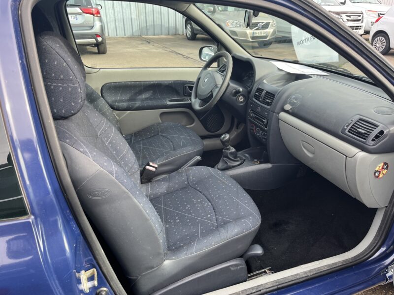 RENAULT CLIO II 2003