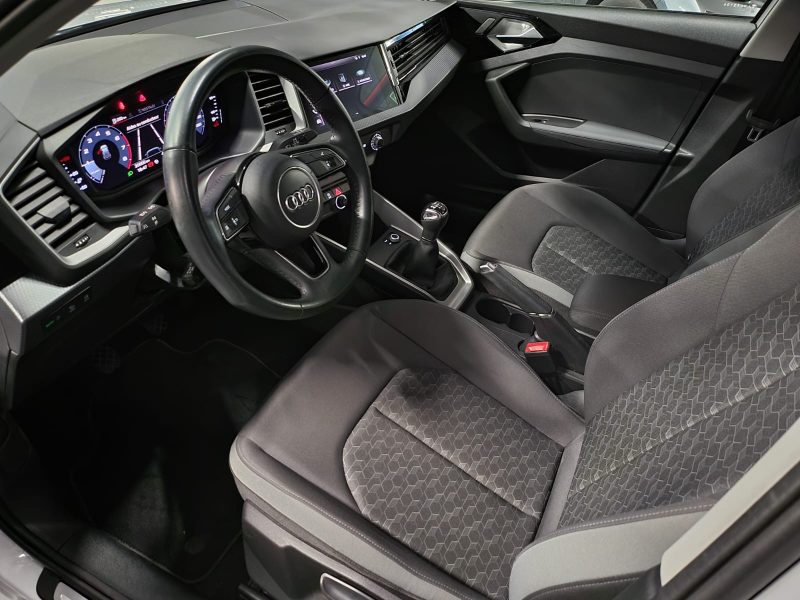 AUDI A1 SPORTBACK 25 TFSI 95cv SERIE LIMITEE ADVANCED CARPLAY / VIRTUAL BVM 1ER MAIN