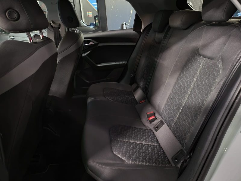AUDI A1 SPORTBACK 25 TFSI 95cv SERIE LIMITEE ADVANCED CARPLAY / VIRTUAL BVM 1ER MAIN