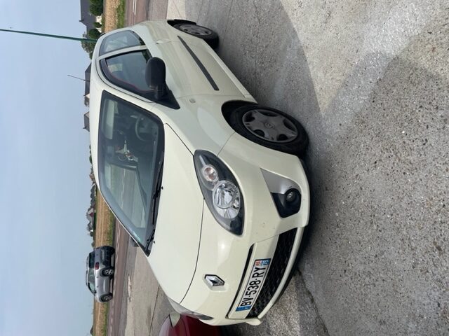 RENAULT TWINGO II 2011