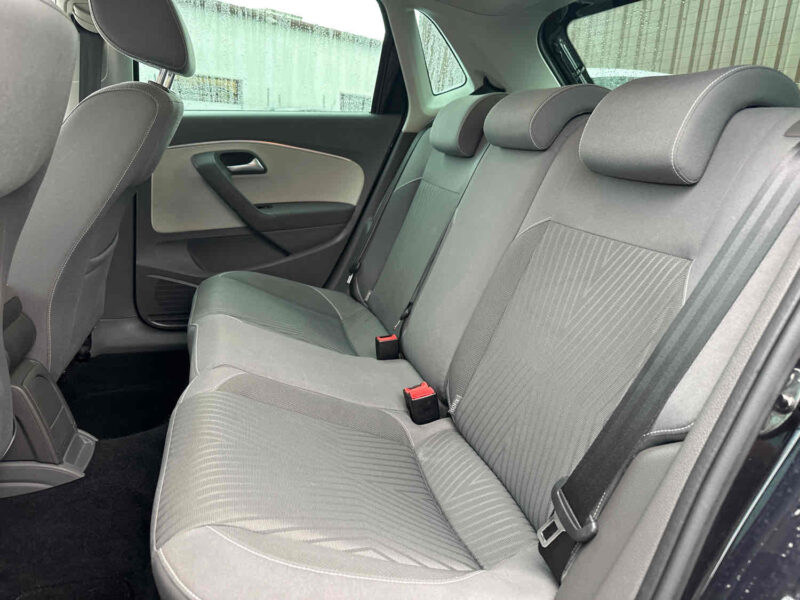 VOLKSWAGEN POLO 2015