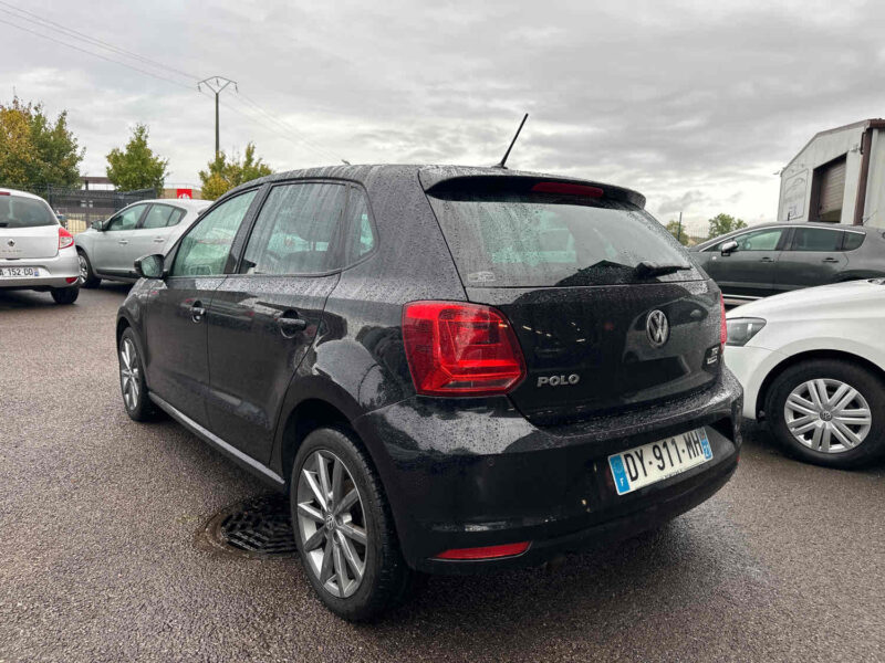 VOLKSWAGEN POLO 2015