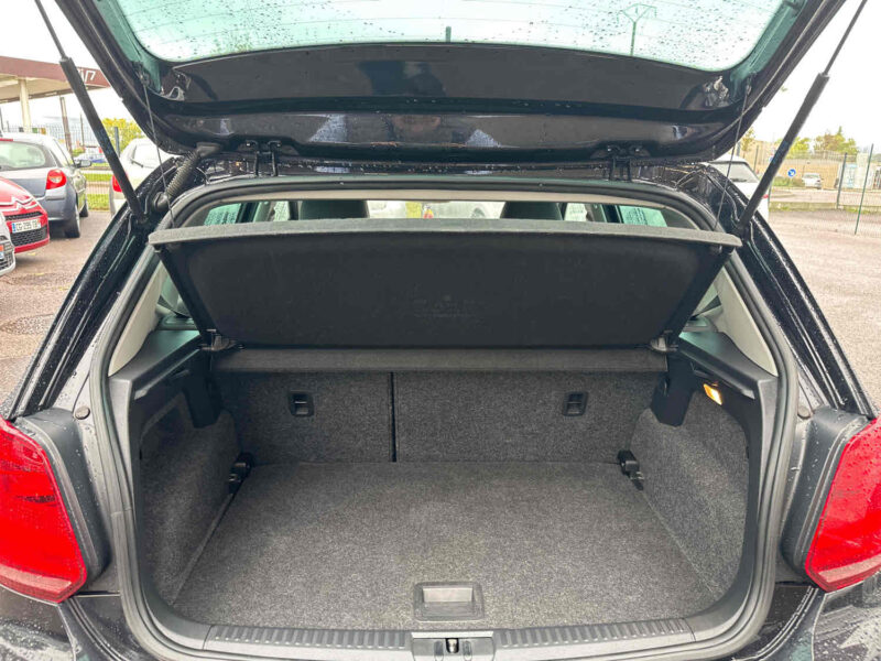 VOLKSWAGEN POLO 2015