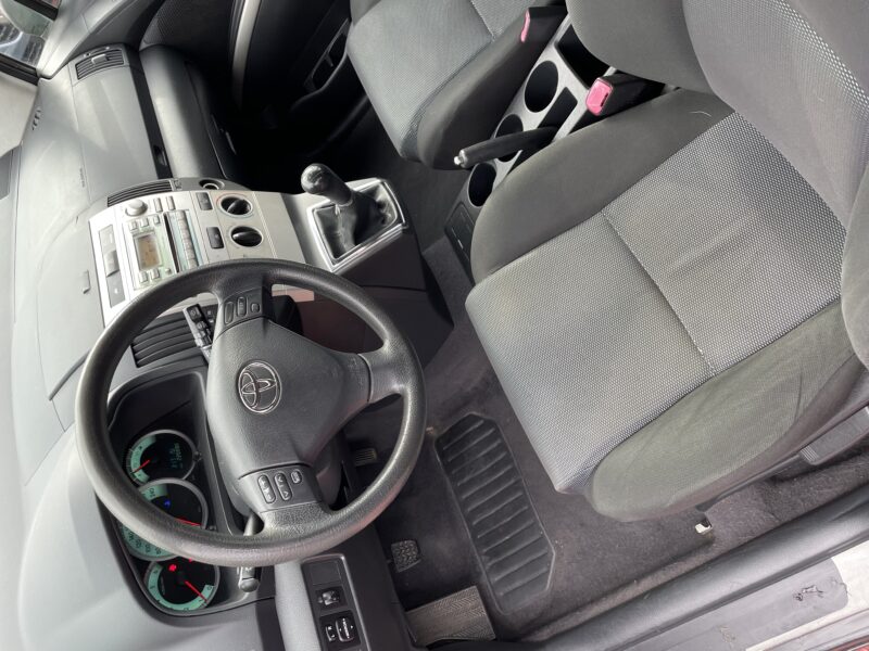 TOYOTA COROLLA Verso 2007