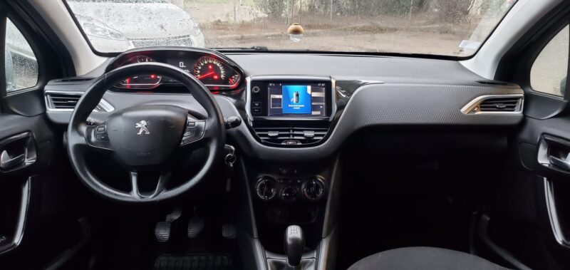 Peugeot 208 1.6 HDi 92 cv, *Idéale jeune conducteur* 