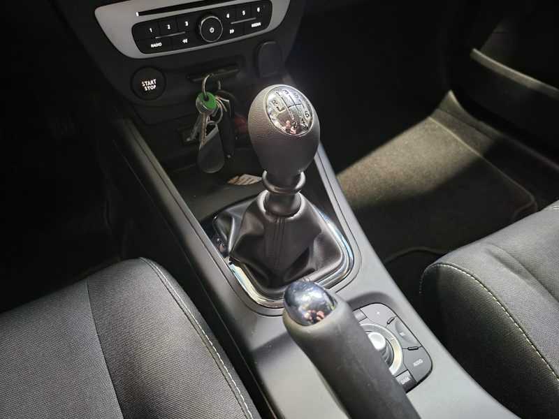 RENAULT MEGANE 1.5 dCi 110cv / FINITION BUSINESS / RADAR DE RECULE / ENTRETIEN A JOUR / DISTRIB OK