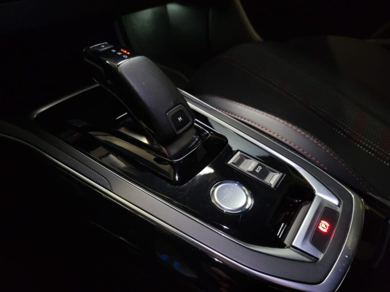 PEUGEOT 308 II 1.2 PureTech 130cv GT-line / CAMERA / BVA EAT8 / DISTRIB OK / CARPLAY