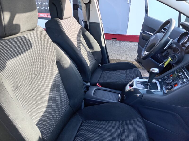 PEUGEOT 5008 2010