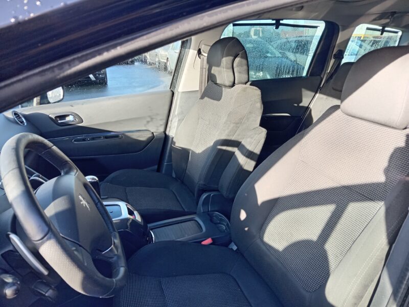 PEUGEOT 5008 2010