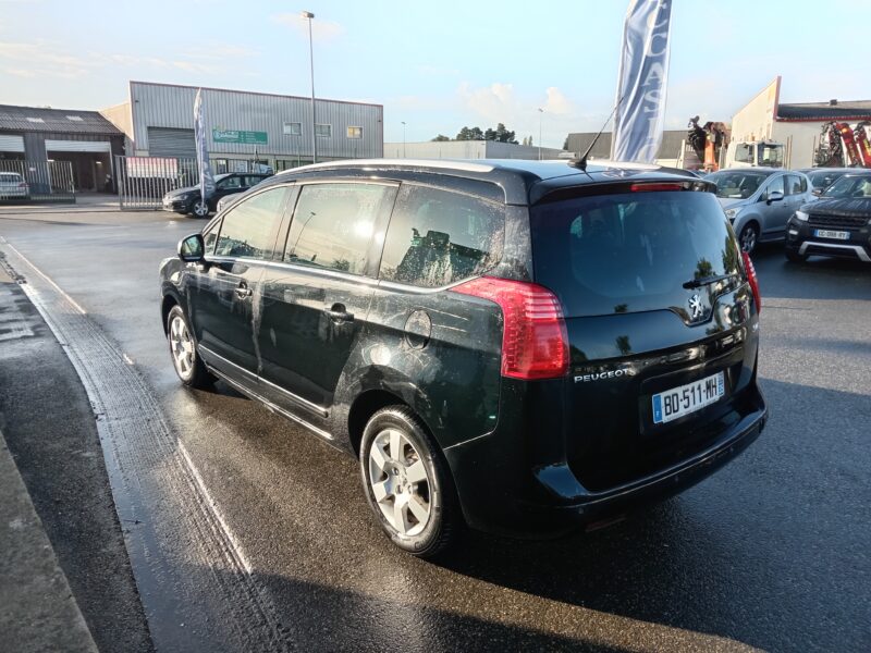 PEUGEOT 5008 2010