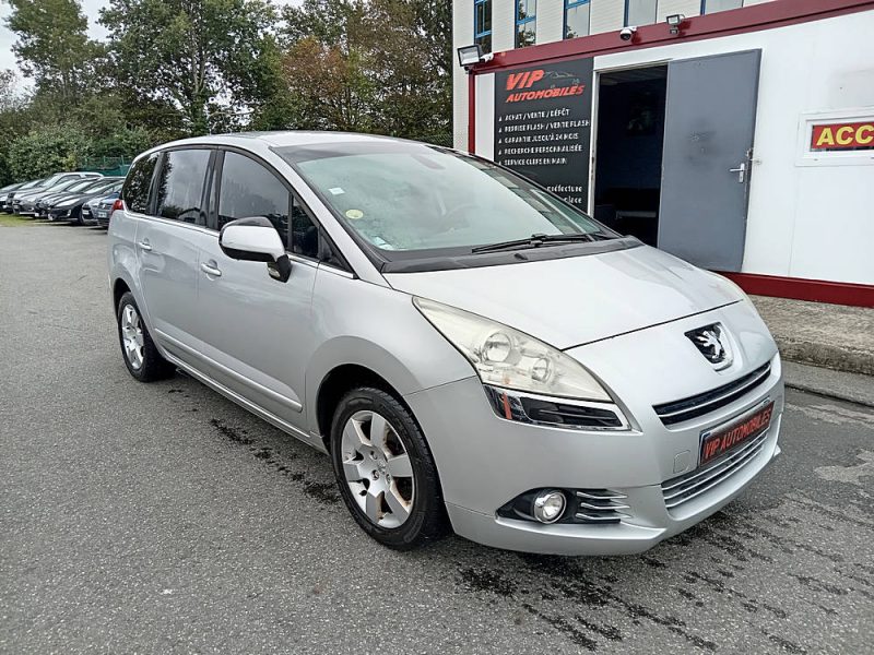 PEUGEOT 5008 2010