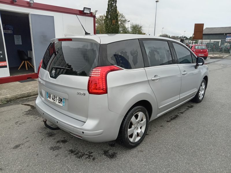 PEUGEOT 5008 2010