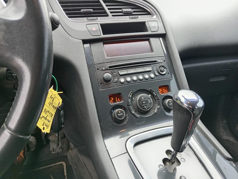 PEUGEOT 5008 2010