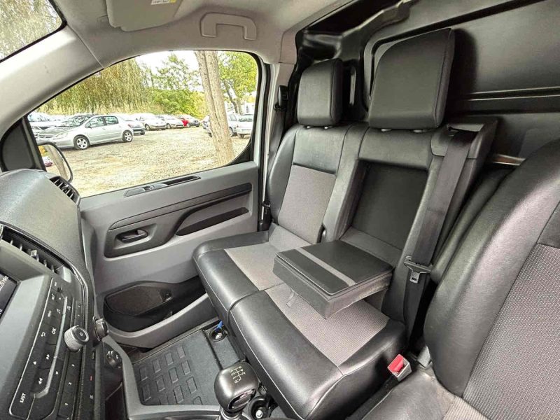 PEUGEOT EXPERT Camionnette 2018