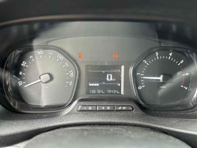 PEUGEOT EXPERT Camionnette 2018