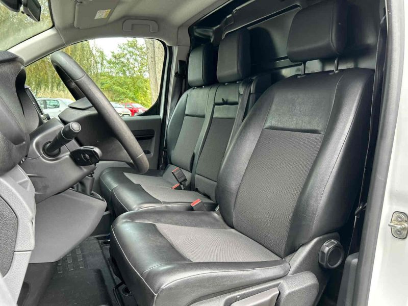 PEUGEOT EXPERT Camionnette 2018