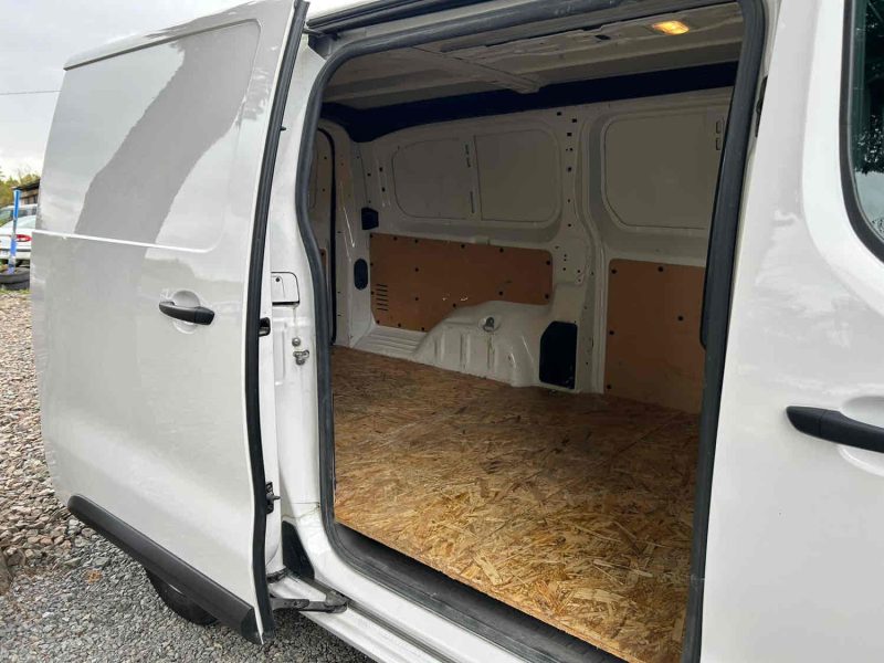 PEUGEOT EXPERT Camionnette 2018