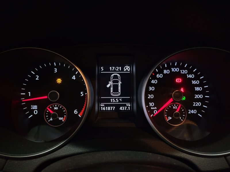 VOLKSWAGEN GOLF VI 2.0 TDI 140cv Style DSG6 // SIEGES CHAUFFANT/GPS/BLUETOOTH