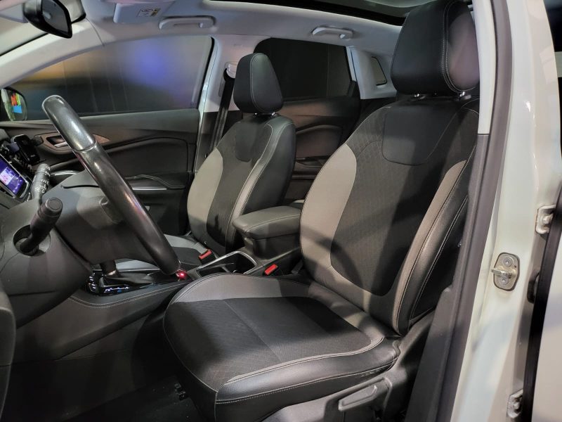 1.6 Turbo D 120cv / Toit Pano / Apple Carplay / régulateur