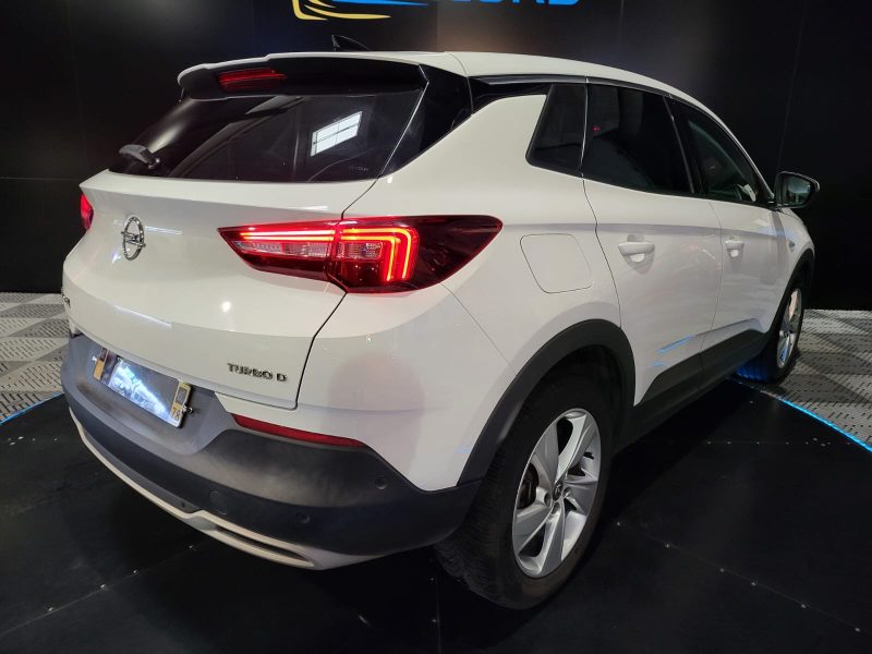 1.6 Turbo D 120cv / Toit Pano / Apple Carplay / régulateur