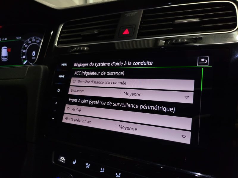 VOLKSWAGEN GOLF VII GTI TCR 290cv AKRAPOVIC / TOIT OUVRANT / GRAND GPS PRO / PACK LUMIERE D\'AMBI