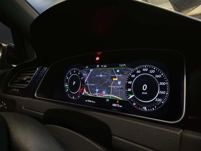 VOLKSWAGEN GOLF VII GTI TCR 290cv AKRAPOVIC / TOIT OUVRANT / GRAND GPS PRO / PACK LUMIERE D\'AMBI