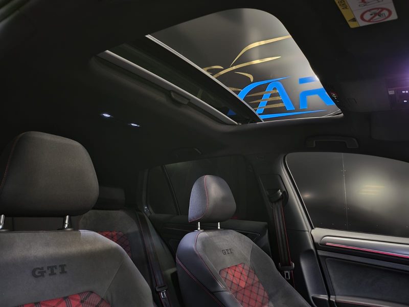 VOLKSWAGEN GOLF VII GTI TCR 290cv AKRAPOVIC / TOIT OUVRANT / GRAND GPS PRO / PACK LUMIERE D\'AMBI