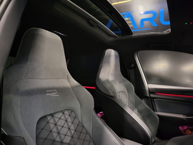 VOLKSWAGEN GOLF VIII 8 R-LINE 1.5 eTSI 150 cv / TOIT OUVRANT/ CARPLAY