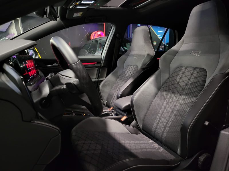 VOLKSWAGEN GOLF VIII 8 R-LINE 1.5 eTSI 150 cv / TOIT OUVRANT/ CARPLAY