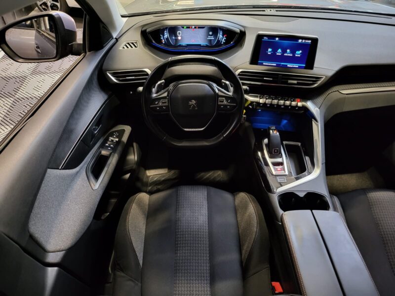 PEUGEOT 3008 1.2 PureTech 130cv ACTIVE BUSINESS S&S EAT6 CARPLAY / RADARS AV AR / DISTRIBUTION FAITE