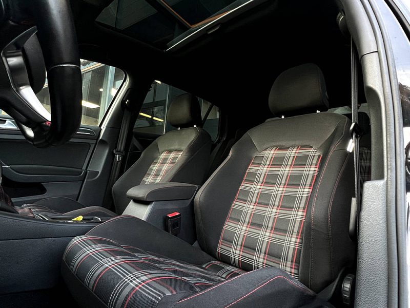 VOLKSWAGEN GOLF 7 PHASE 2 GTI PERFORMANCE 2.0 TSI 245 TOIT OUVRANT VIRTUAL COCKPIT - Garantie6Mois