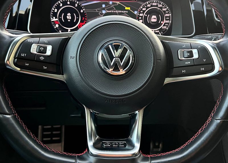 VOLKSWAGEN GOLF 7 PHASE 2 GTI PERFORMANCE 2.0 TSI 245 TOIT OUVRANT VIRTUAL COCKPIT - Garantie6Mois
