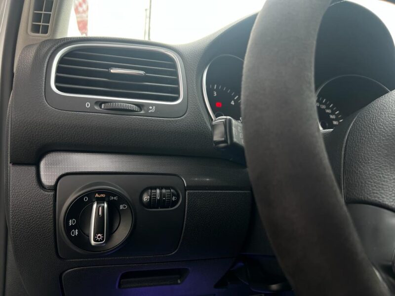 VOLKSWAGEN GOLF VI 2012