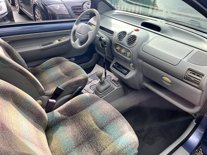 RENAULT TWINGO I 2000
