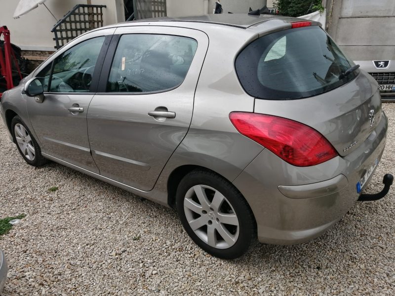 PEUGEOT 308 I 2011