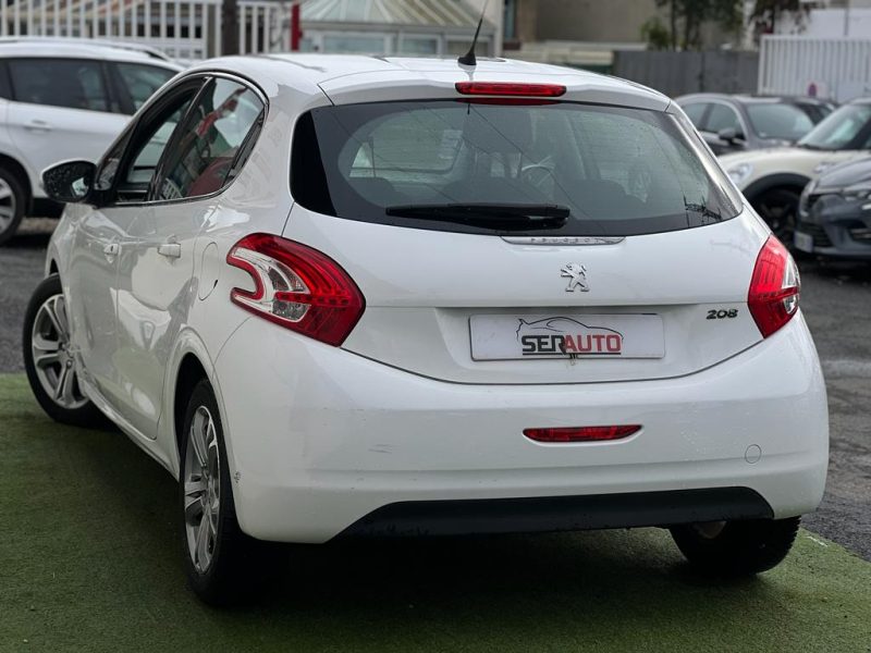PEUGEOT 208 2013