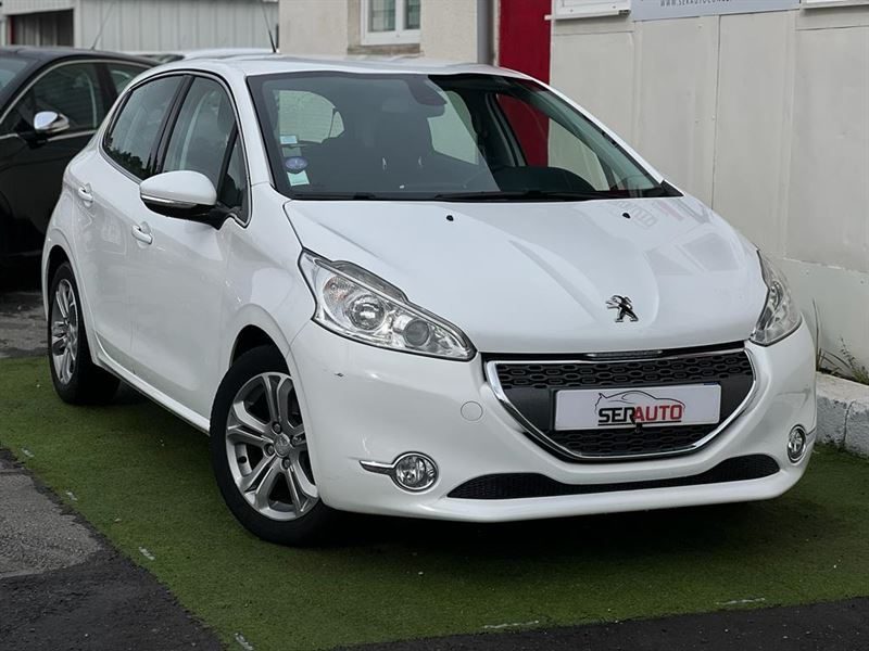 PEUGEOT 208 2013