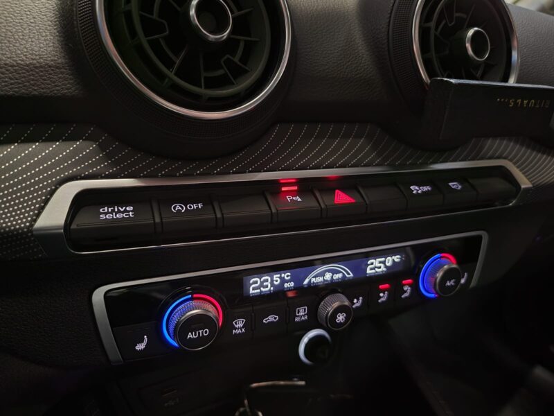 AUDI Q2 35 TFSi 150cv S-LINE TOIT OUVRANT / VIRTUAL COCKPIT / GRAND GPS XL PRO