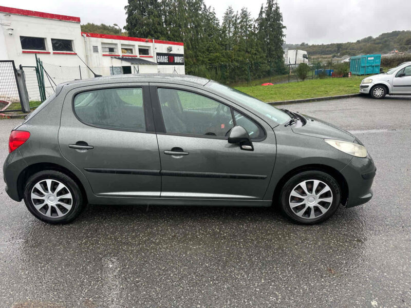 PEUGEOT 207 2009