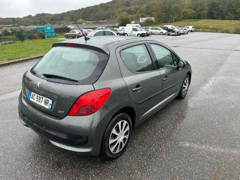 PEUGEOT 207 2009
