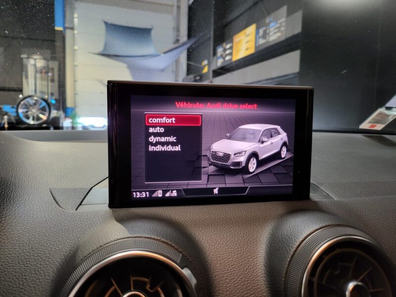 AUDI Q2 30 TFSI 116cv Business Line S-Tronic7 // GPS/BLUETOOTH/RADAR ANTI-COLLISION