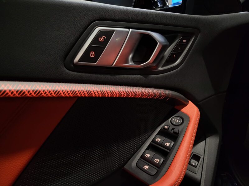 BMW SERIE 1 M135 i X-Drive 306cv PACK M PERFORMANCE TOIT OUVRANT / SIEGES PERF ELECT A MEMOIRE 