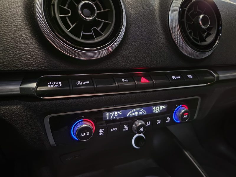 AUDI A3 Sportback 1.5 TFSI 150cv SPORT COD PACK S-line TOIT OUVRANT / VIRTUAL / CARPLAY 1er MAIN