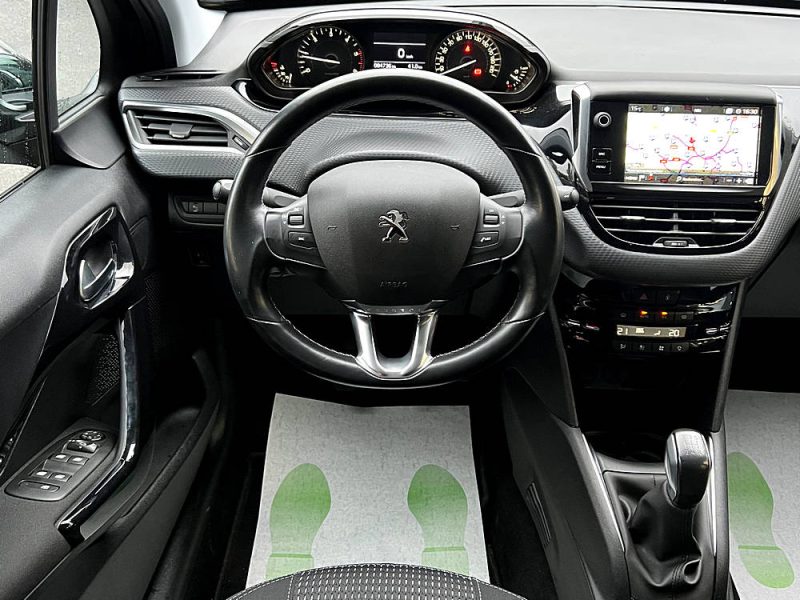 PEUGEOT 208 PHASE 2 ALLURE 1.6 HDI 75 GPS CARPLAY & ANDROID CAMERA REGULATEUR - Garantie 6 Mois