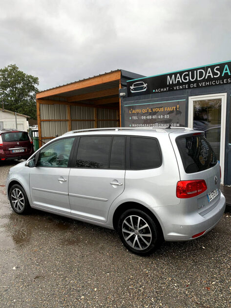 VOLKSWAGEN TOURAN 2012