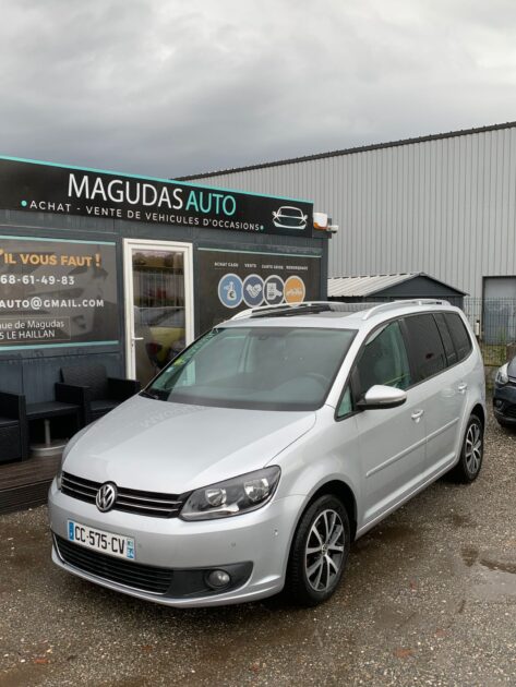 VOLKSWAGEN TOURAN 2012